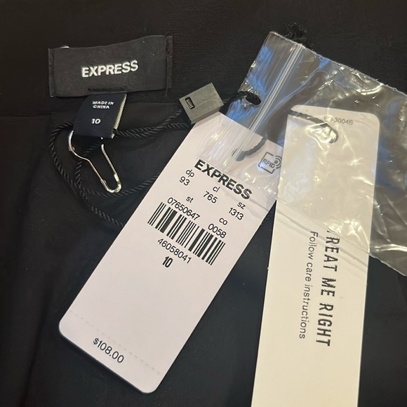 Express Black Mini with Feather Trim Size 10 NWT - Picture 3 of 11